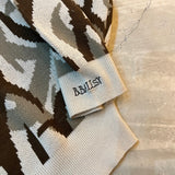 圓滿的軍事部落迷彩針織