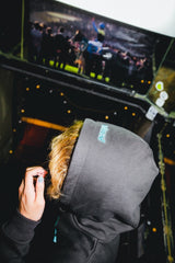 羽毛面×9090蛾連帽衫