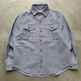 細條紋鬆散的春季軍襯衫