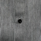 細條紋鬆散的春季軍襯衫