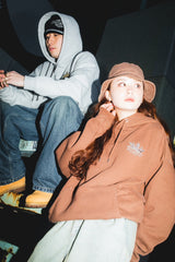 國王徽標連帽衫