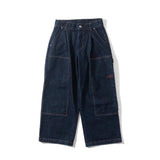 搖動男孩針跡牛仔褲