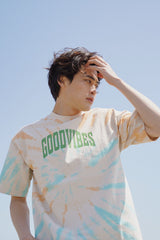 Tiedye Goodvibes大學徽標T卹