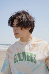 Tiedye Goodvibes大學徽標T卹
