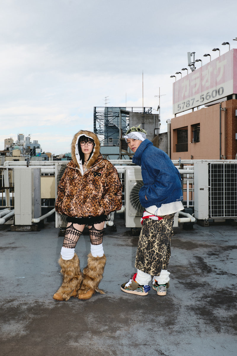 90 로고가 풍부한 복도 재킷