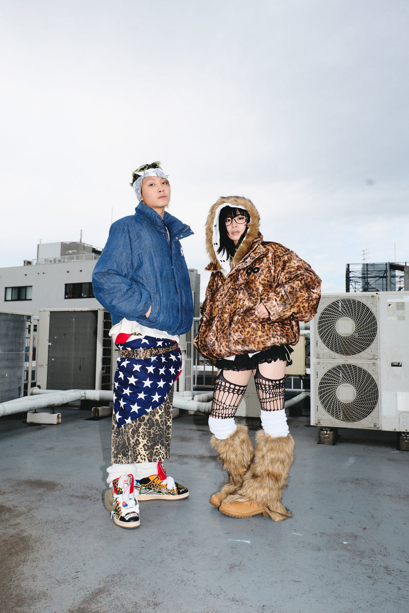 90 로고가 풍부한 복도 재킷