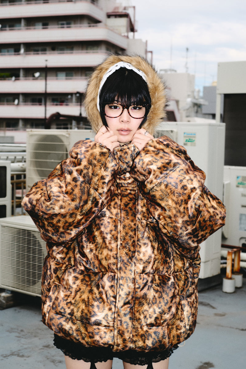 90 로고가 풍부한 복도 재킷