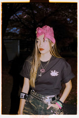 사쿠라 모션 킹 로고 티 