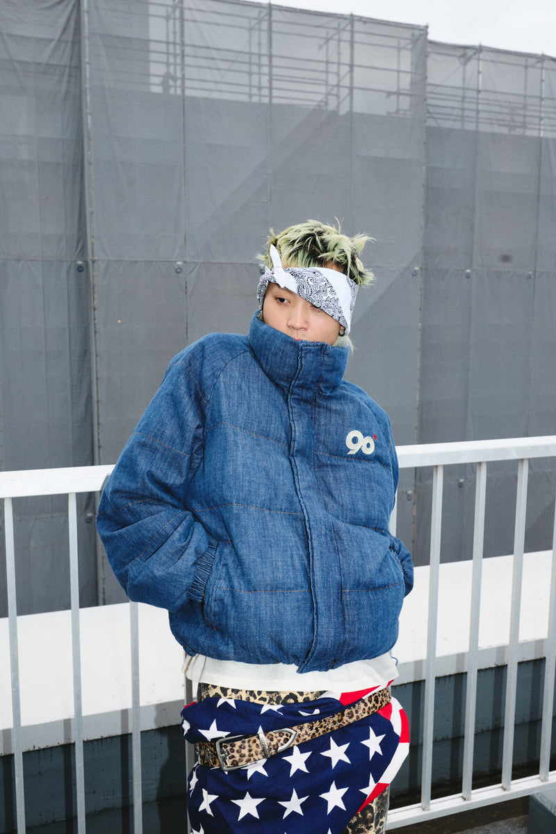 90 로고가 풍부한 복도 재킷