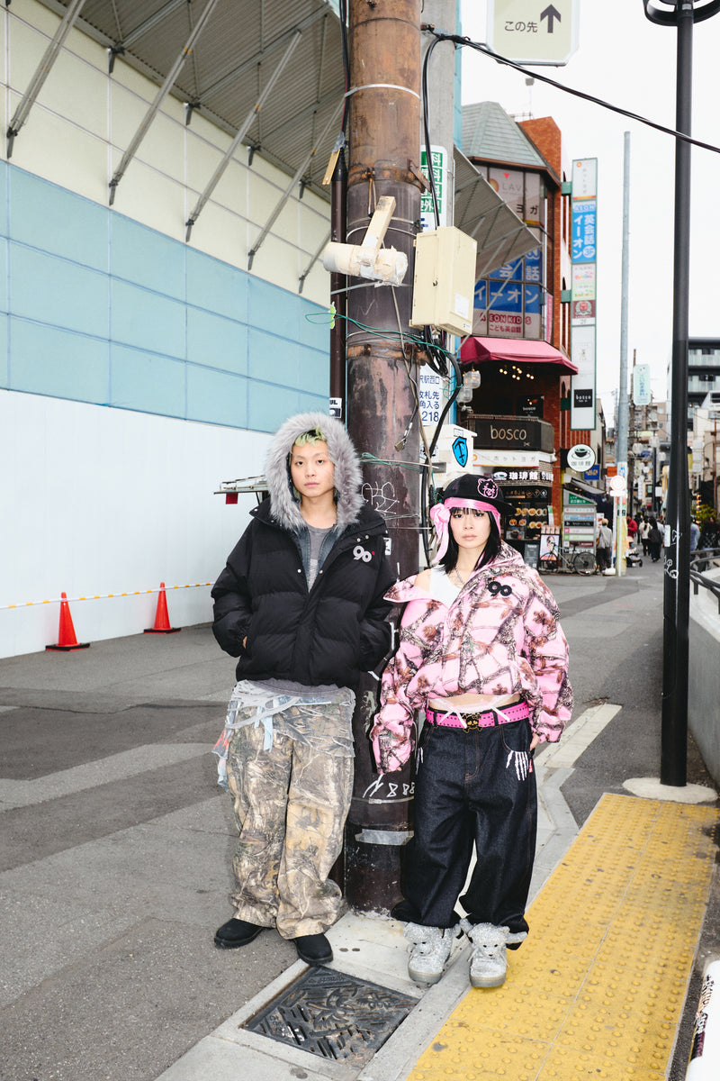 90 로고가 풍부한 복도 재킷