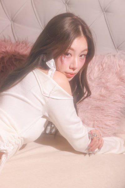 Lace ribbon tops（Knit tops）