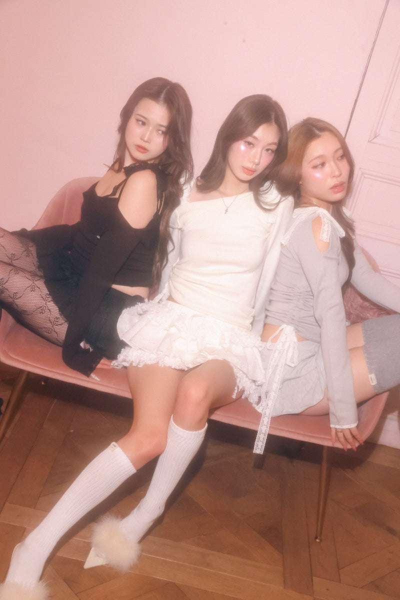 Lace ribbon tops（Knit tops）