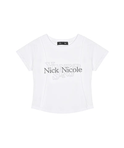 [NICK&NICOLE × YOUNGER SONG]Double Logo Pintuck Top