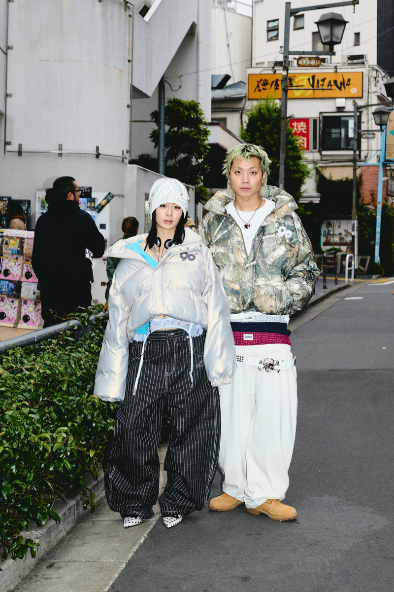 90 로고가 풍부한 복도 재킷