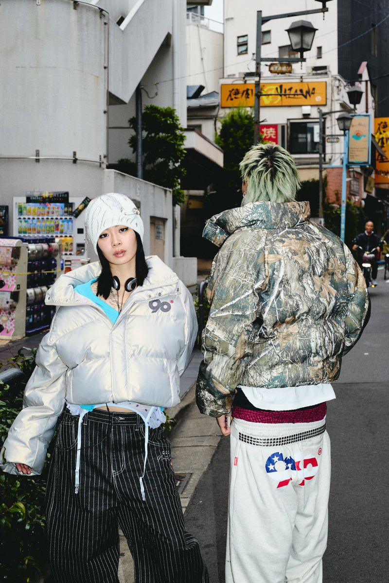 90 로고가 풍부한 복도 재킷