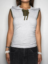 SLEEVELESS STRIPED HOODIE 