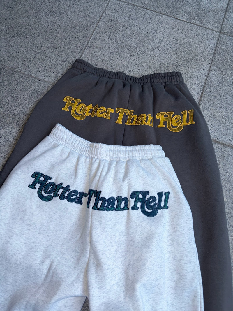 wiggle wiggle × HTH back logo sweat pants