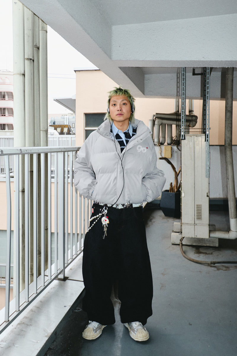 90 로고가 풍부한 복도 재킷