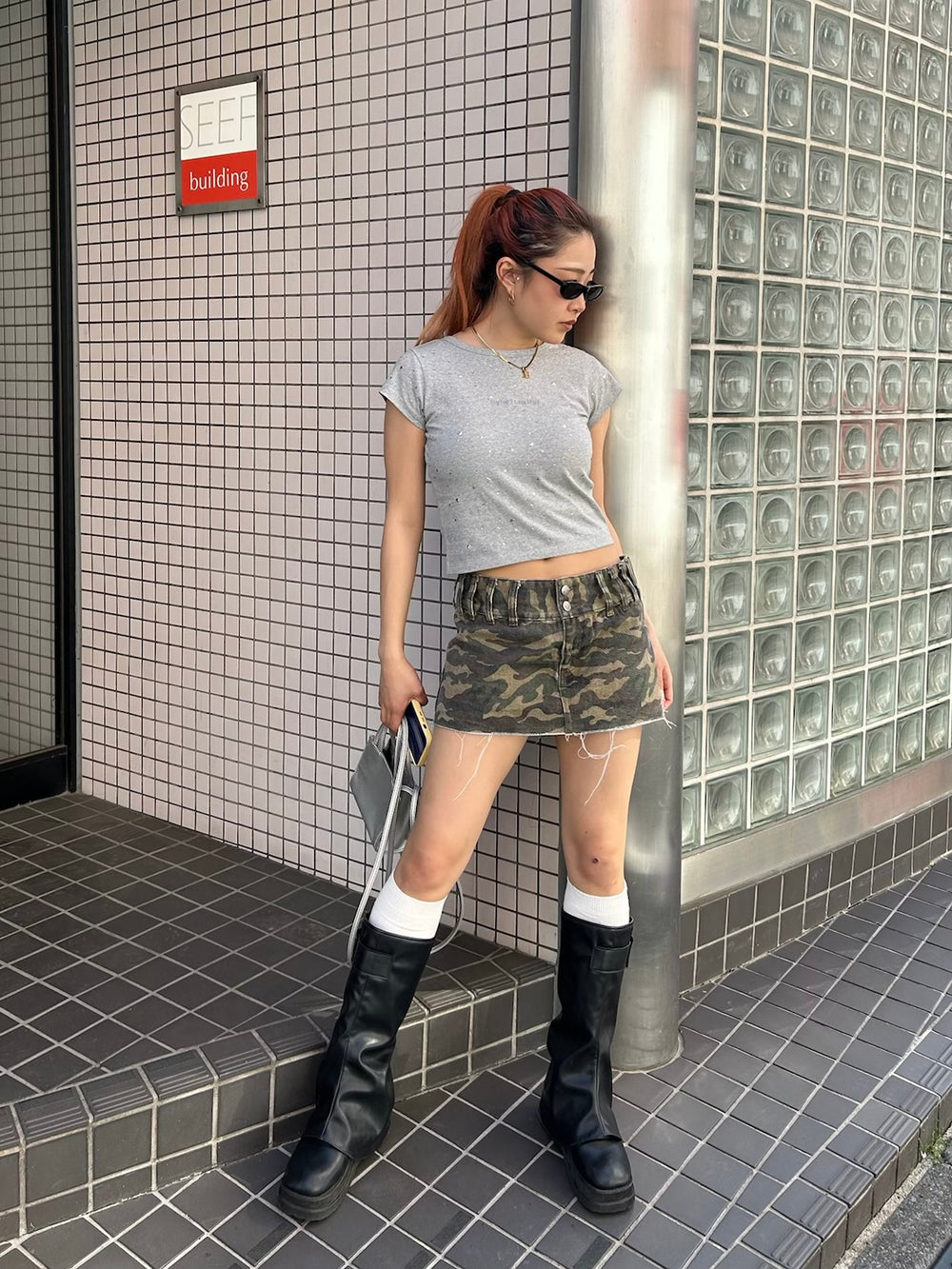 ラインストーン クロップド Tシャツ – YZ