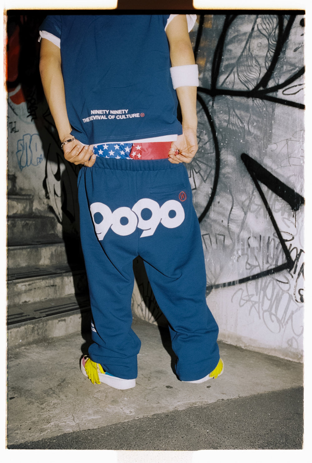 9090Sweat Pants Mサイズとなっております。 90 Logo Pants(Blue×White) – YZ