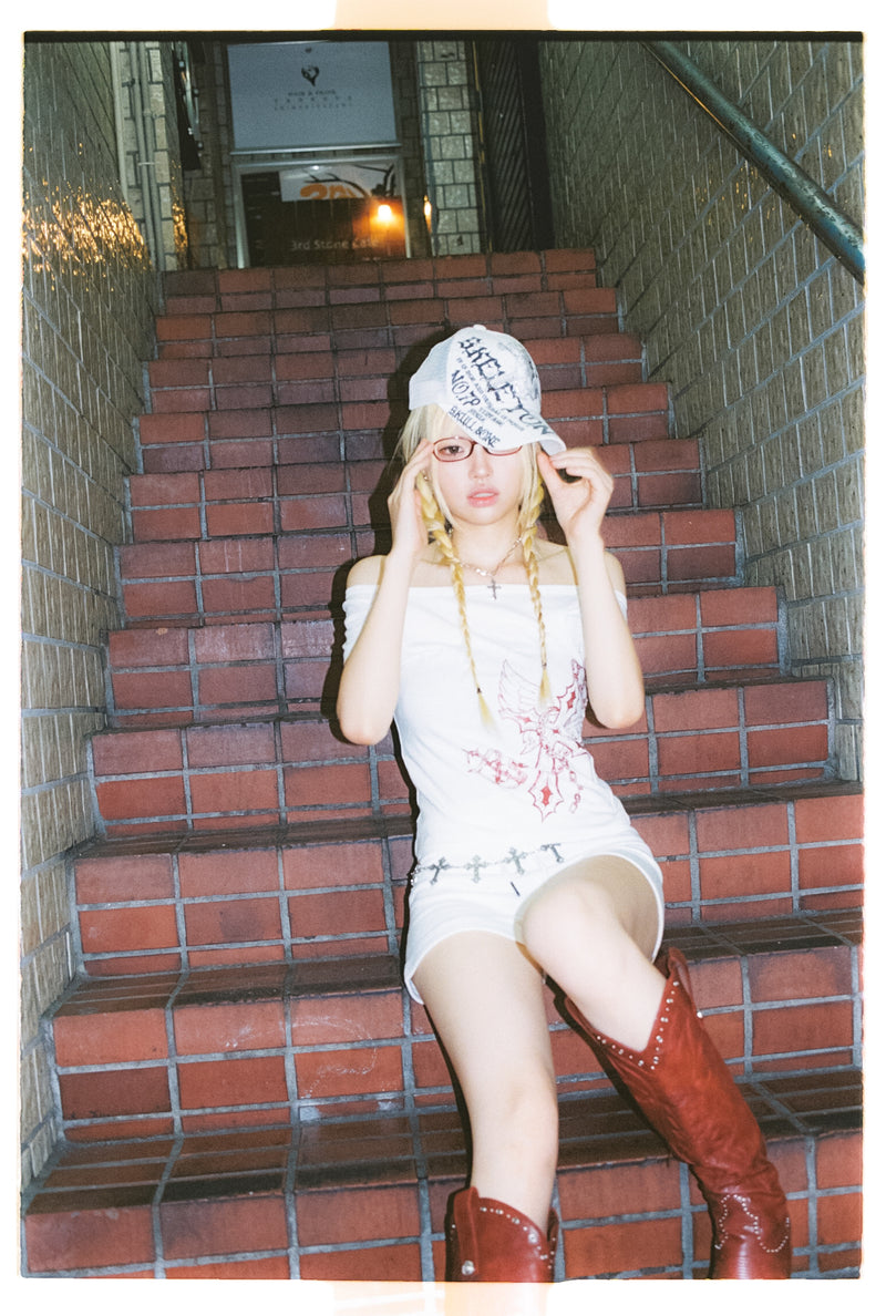 Cross Logo Off Shoulder Tee 