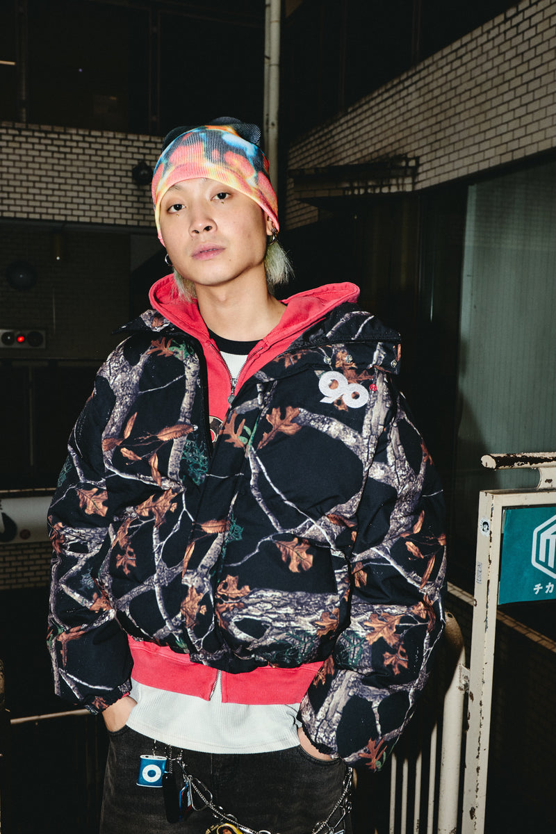 90 로고가 풍부한 복도 재킷