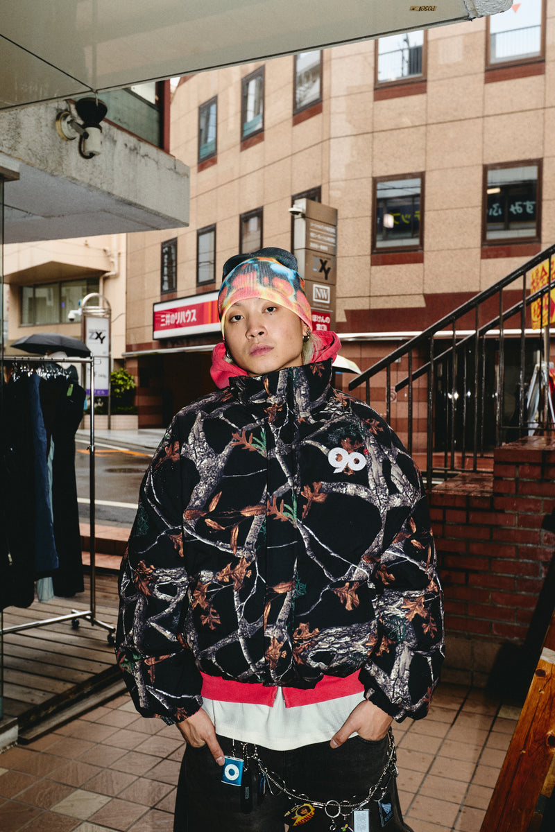 90 로고가 풍부한 복도 재킷