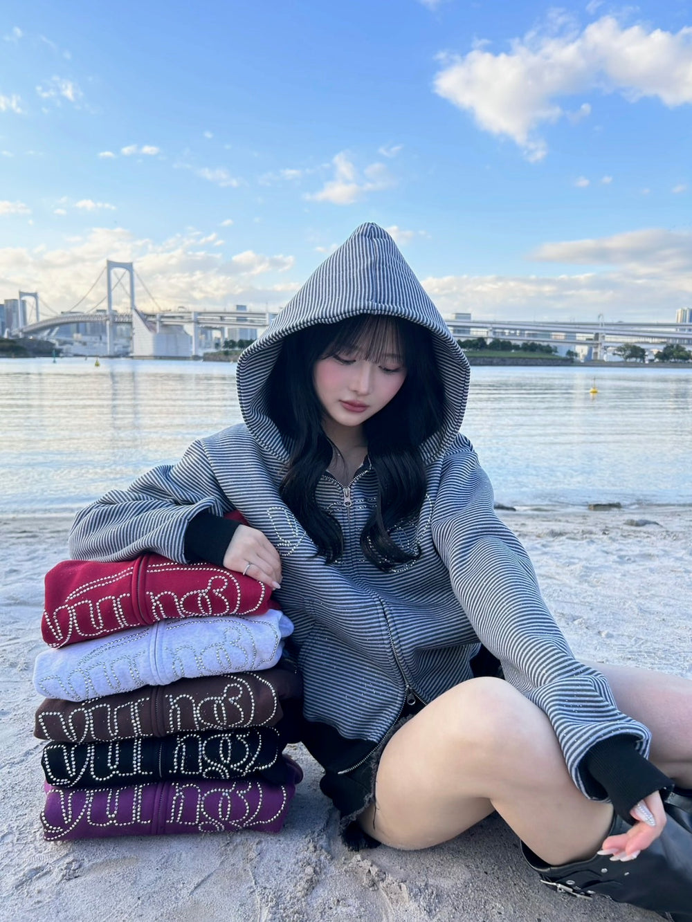 ｒｉｐページ Universal logo rhinestone zip hoodie – YZ