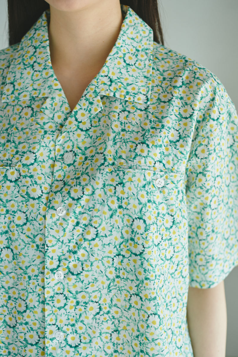 flower pattern open collar shirt