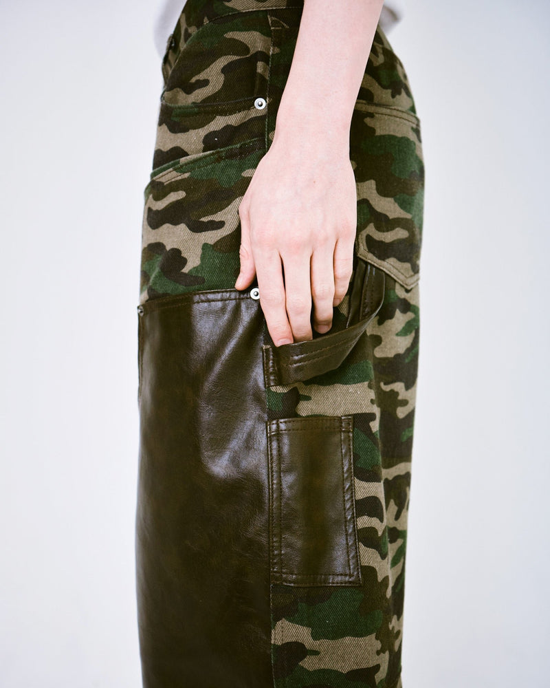 CAMO/Leather Docking Double Knee Baggy Trousersempty)