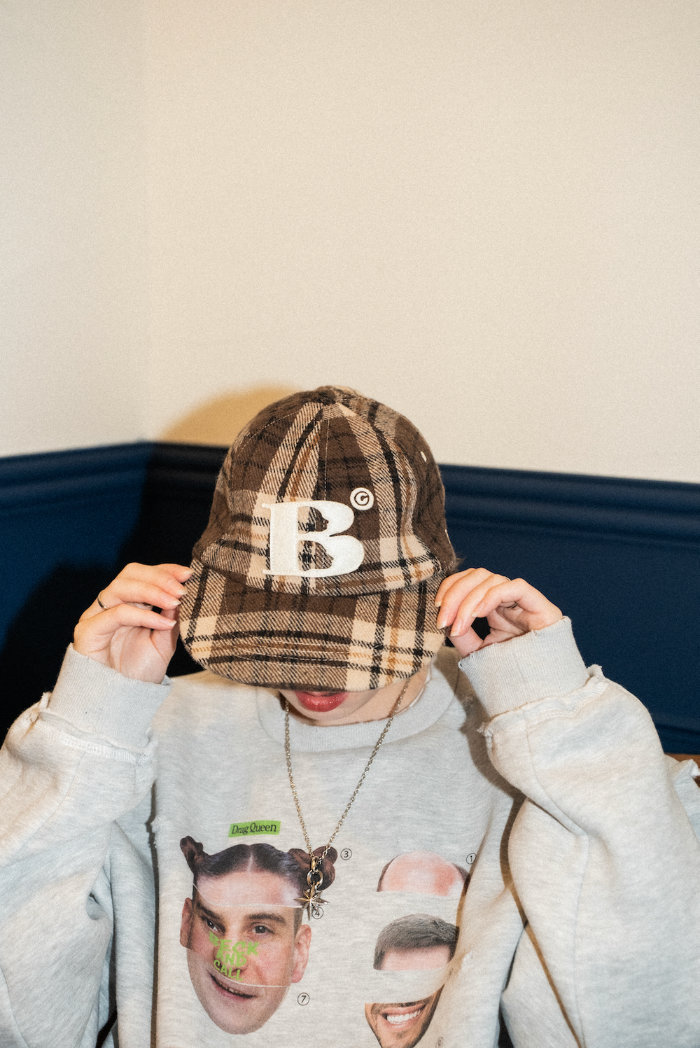 B logo Check cap – YZ