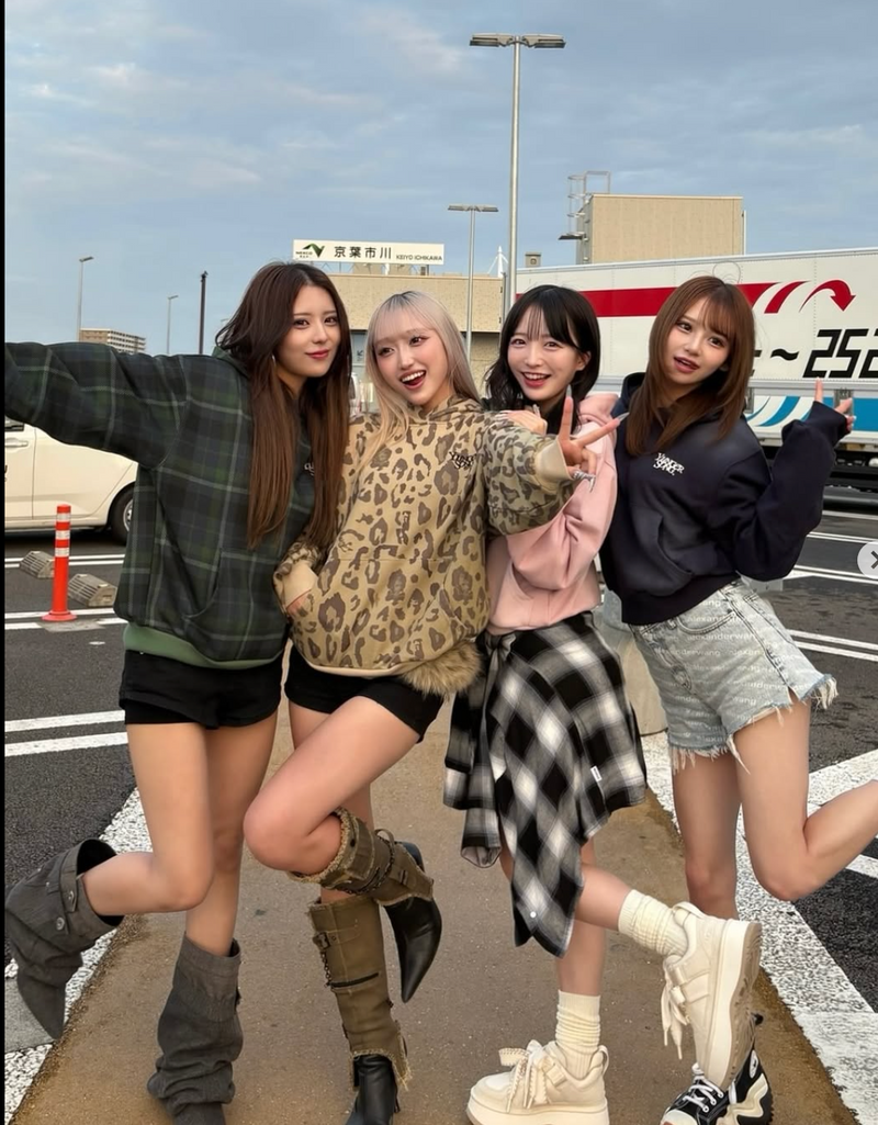 universal logo powder spray hoodie