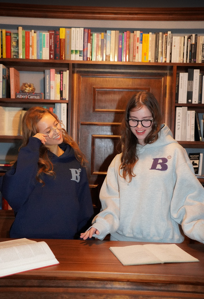 B logo hoodie