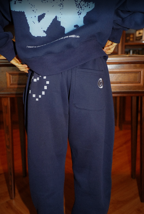 B logo sweat pants