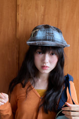 冬蛰黄色卡车的隐居CAP 
