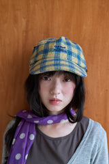 冬蛰黄色卡车的隐居CAP 