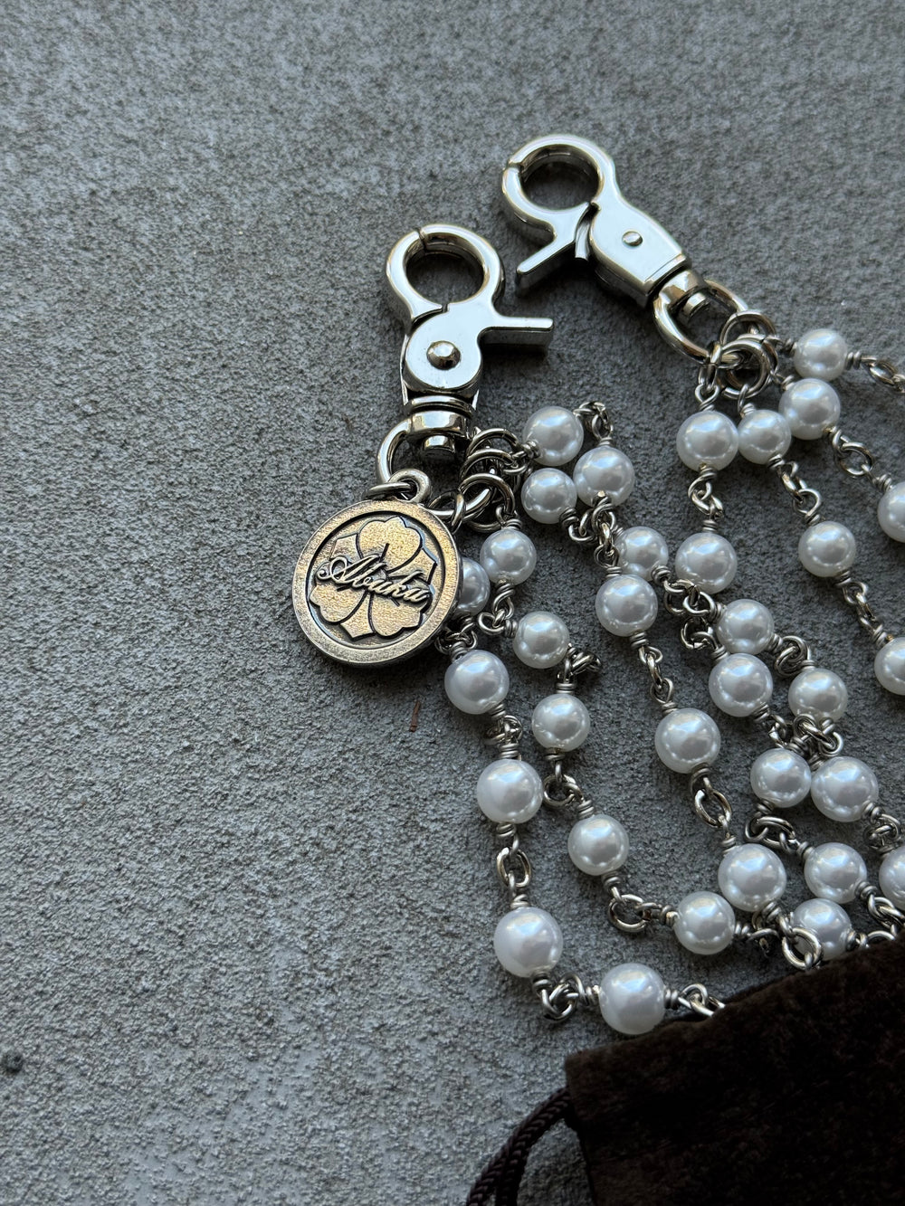 Pearl Wallet Chain – YZ