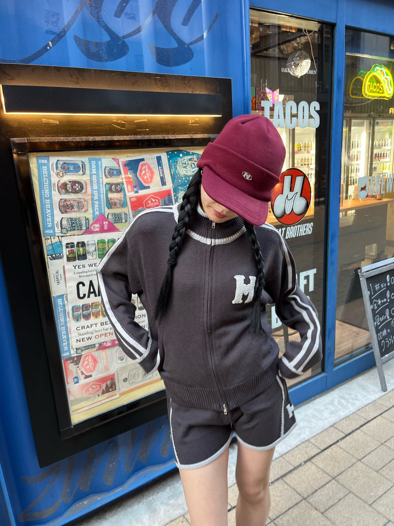 H logo knit cap