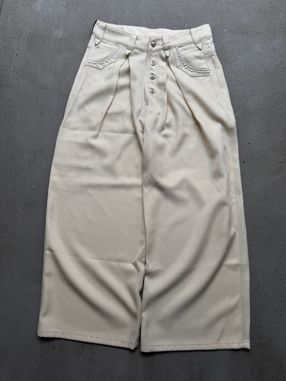 Pearl Studded Wide-Tuck Herringbone Slacks – YZ