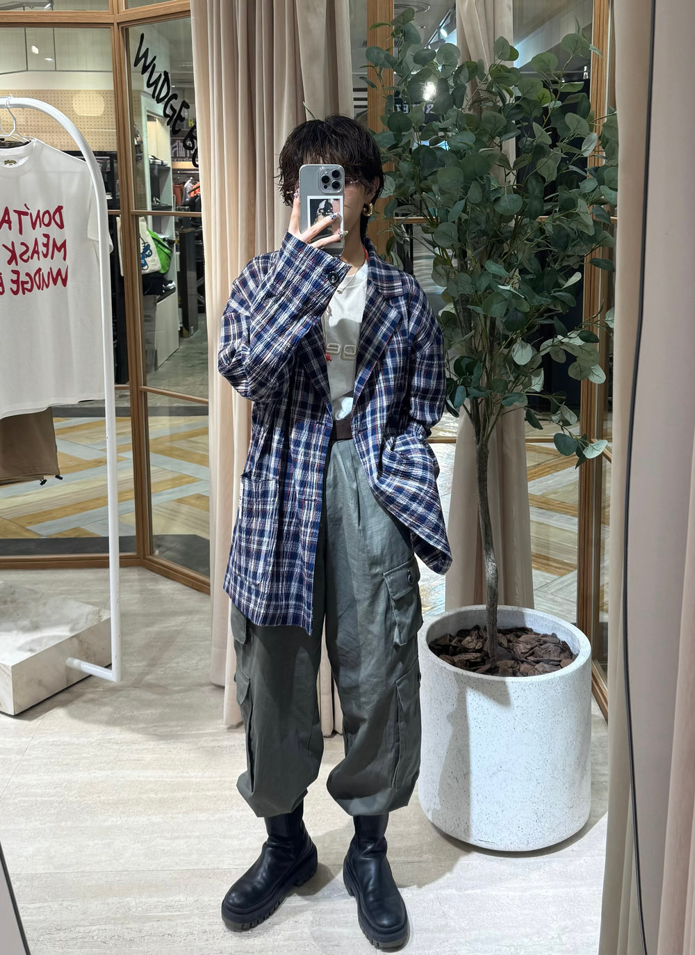 420A9ED7-ED51-4648-ABAE-