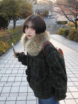 羊毛样式的军用夹克 