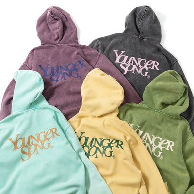 UNIVERSAL LOGO POWDER ZIP HOODIE