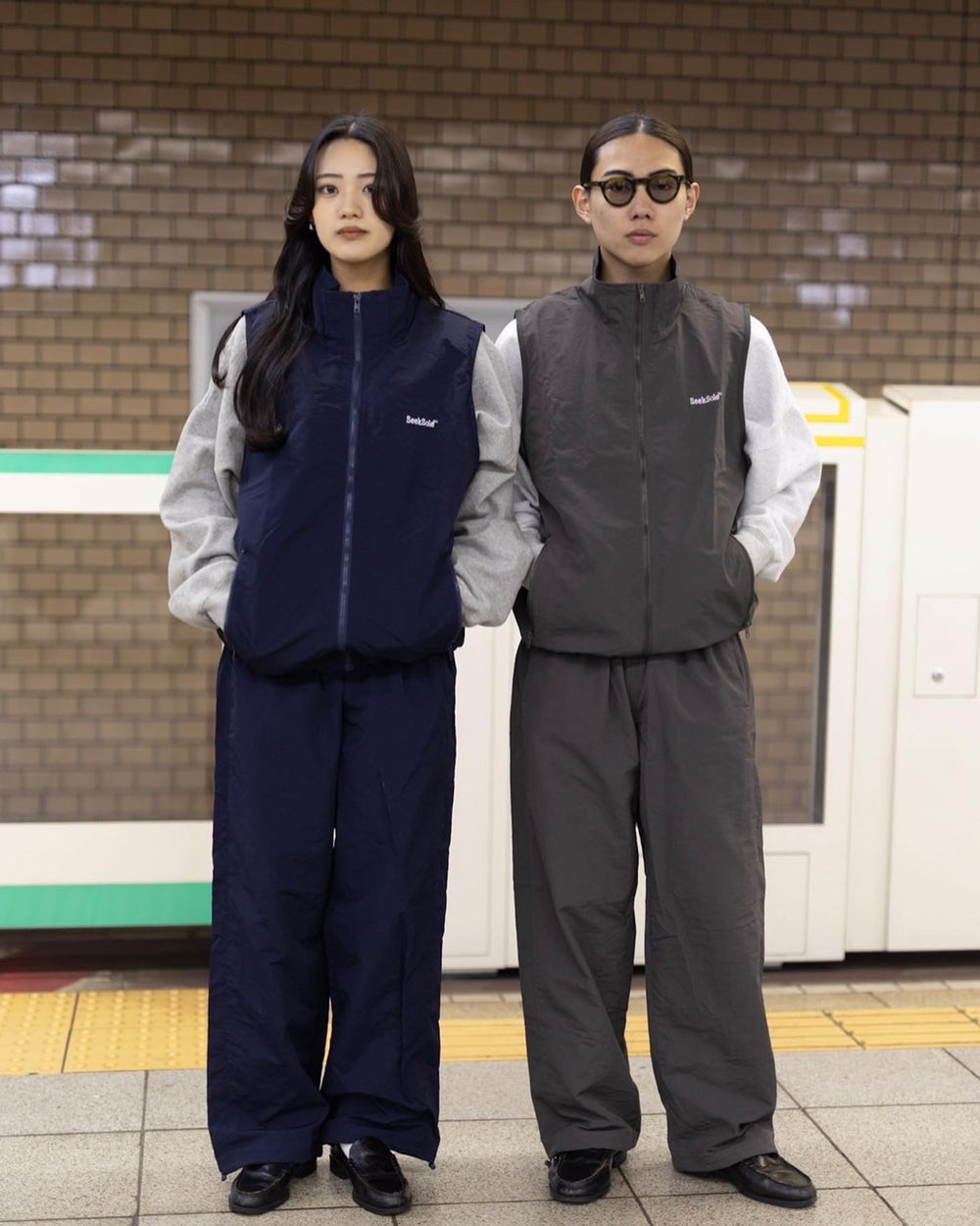 9090 Tech Logo Nylon Vest Navy セットアップ SS TECH NYLON VEST – YZ