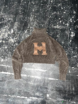 H logo knit