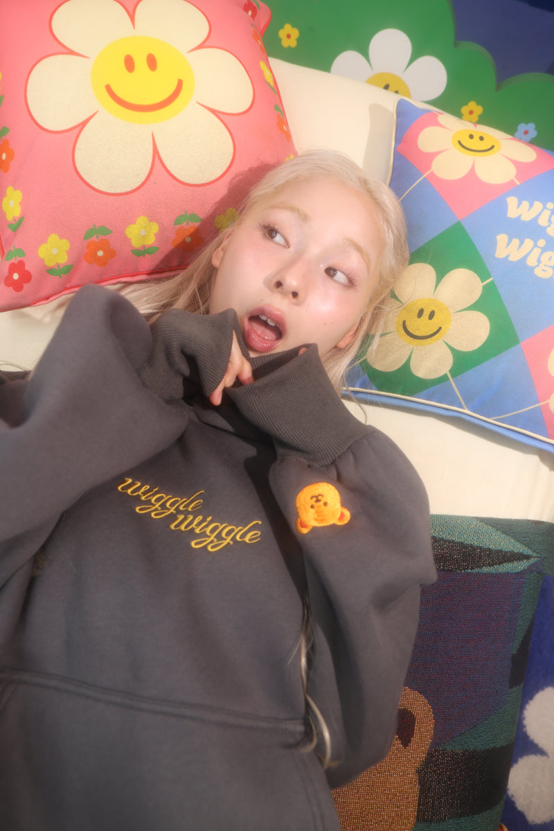 wiggle wiggle × HTH heart logo  hoodie