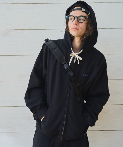 スモールロゴジップフーディセットアップ