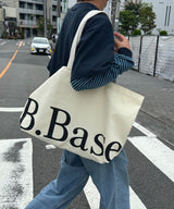 B.Base Typo Tote