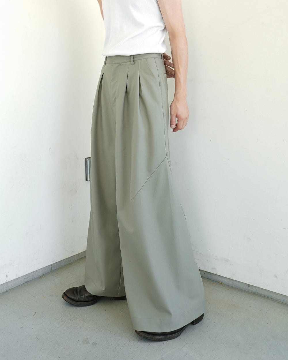 2Tuck Super Baggy Slacks – YZ