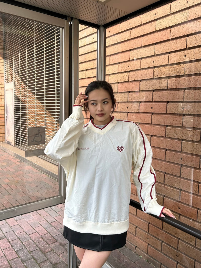 two point nylon pullover