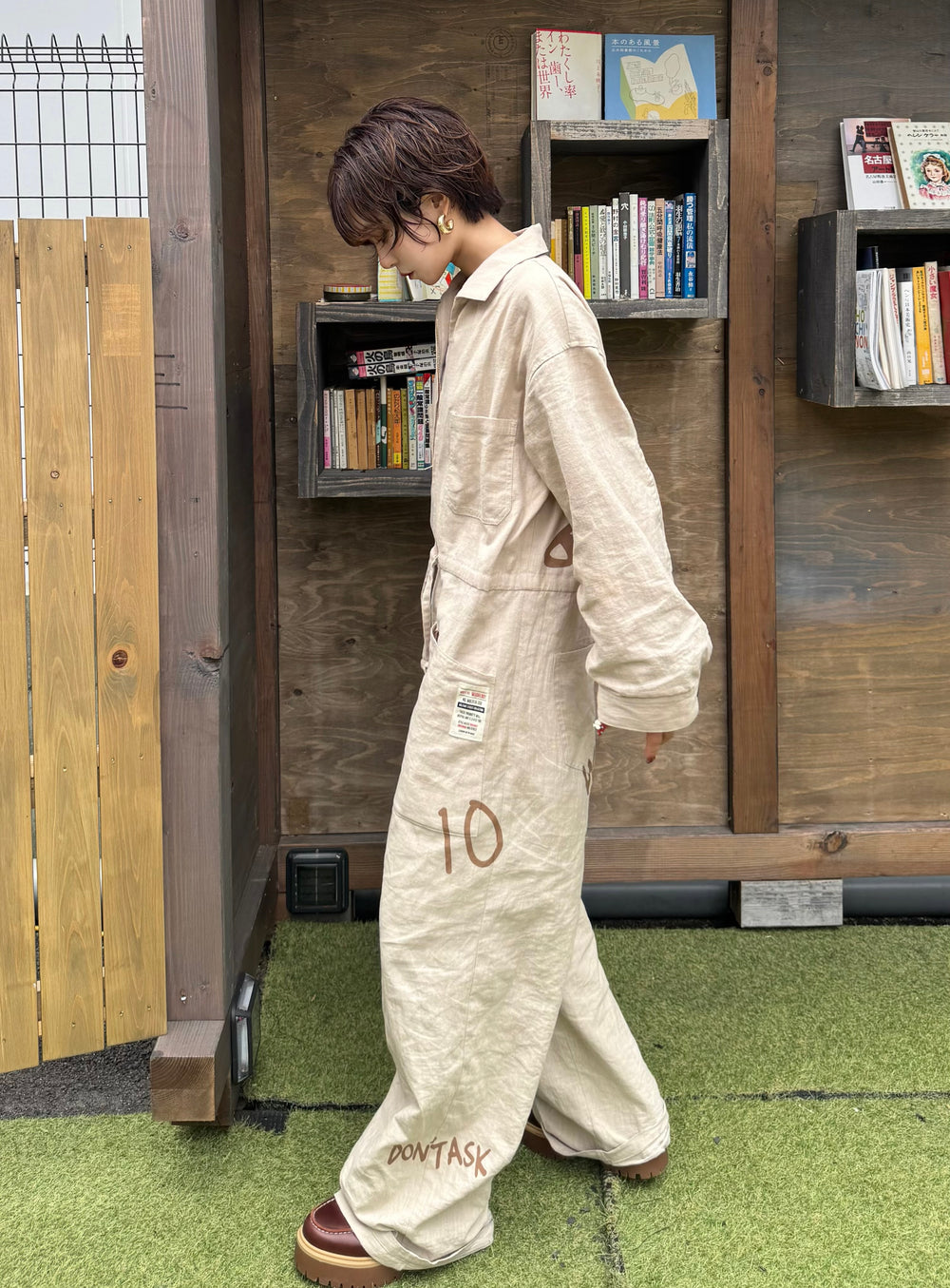 本物のジャンプスーツ – YZ